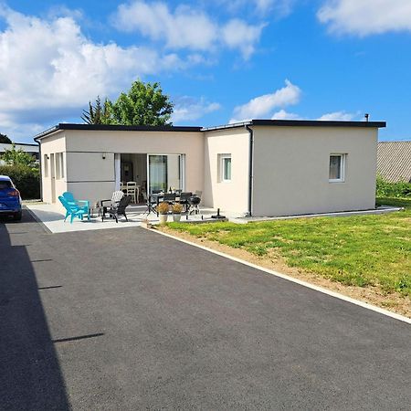Single Storey Holiday Home In Cléder 외부 사진