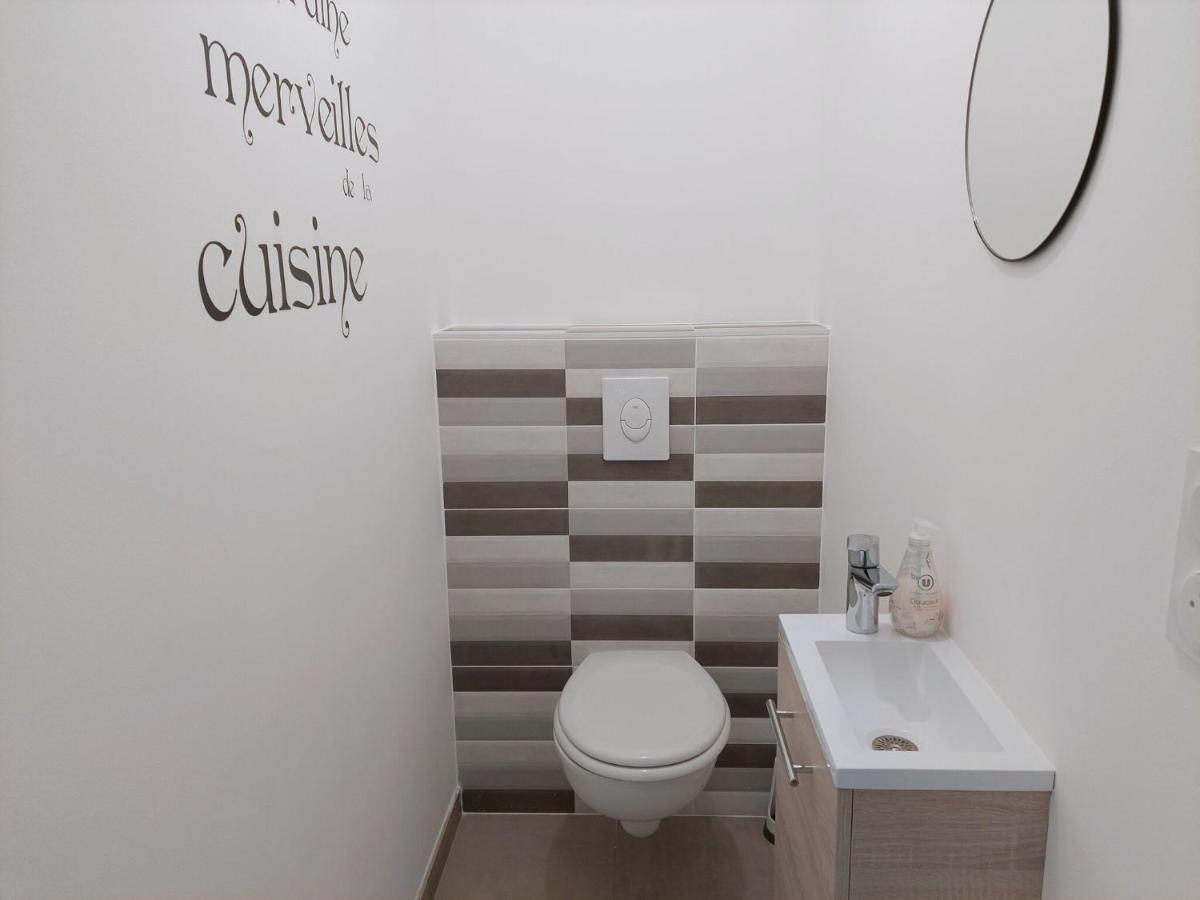 Single Storey Holiday Home In Cléder 외부 사진